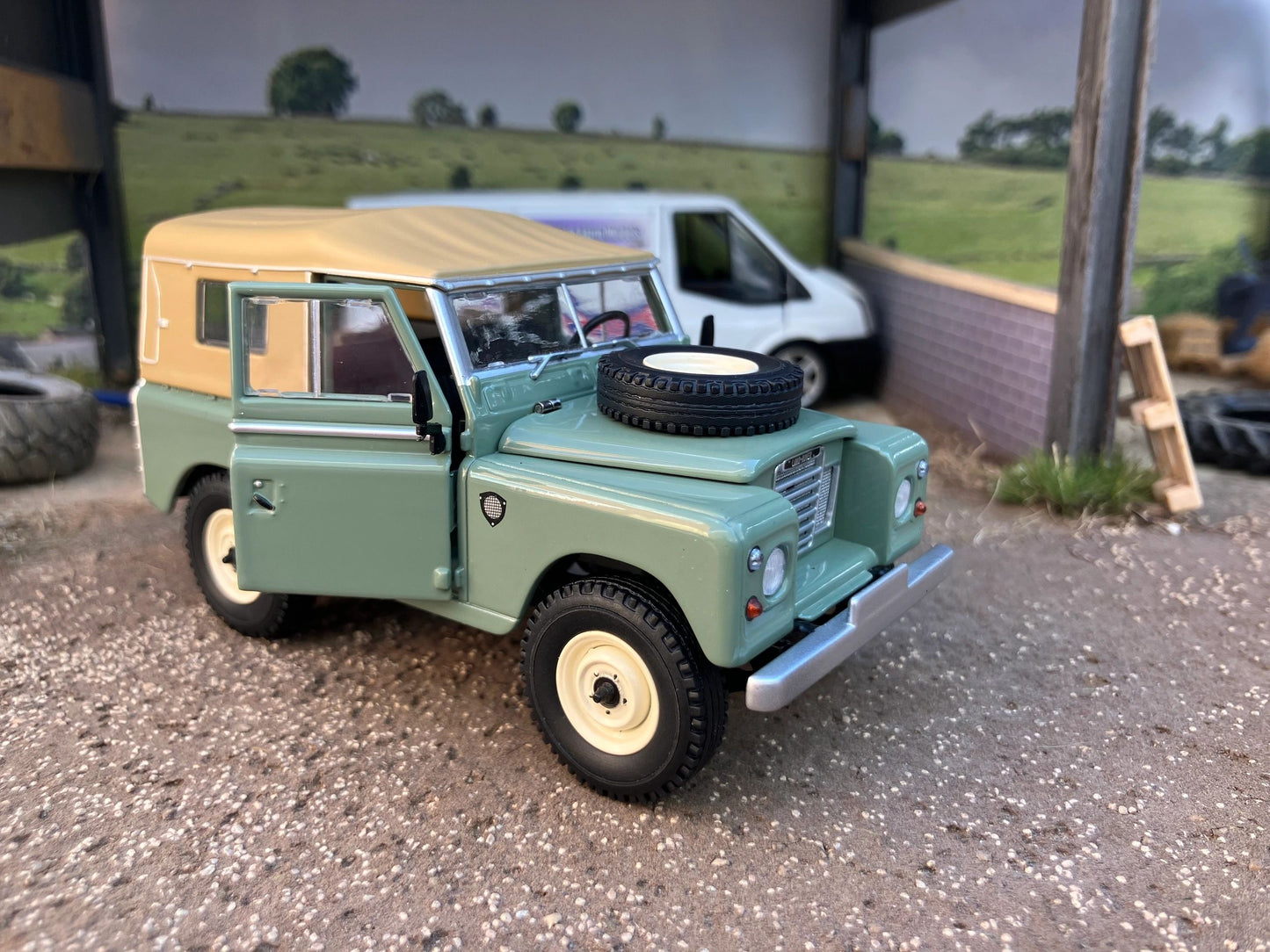 Land Rover Series 3 88 Soft top Atlantic Green Marge Models 1:32 scale new boxed MM2420-02 Image