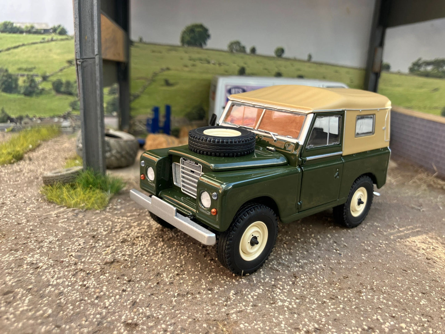 Land Rover Series 3 88 Soft top Deep Bronze Green Marge Models 1:32 scale new boxed MM2420-03 Image 5