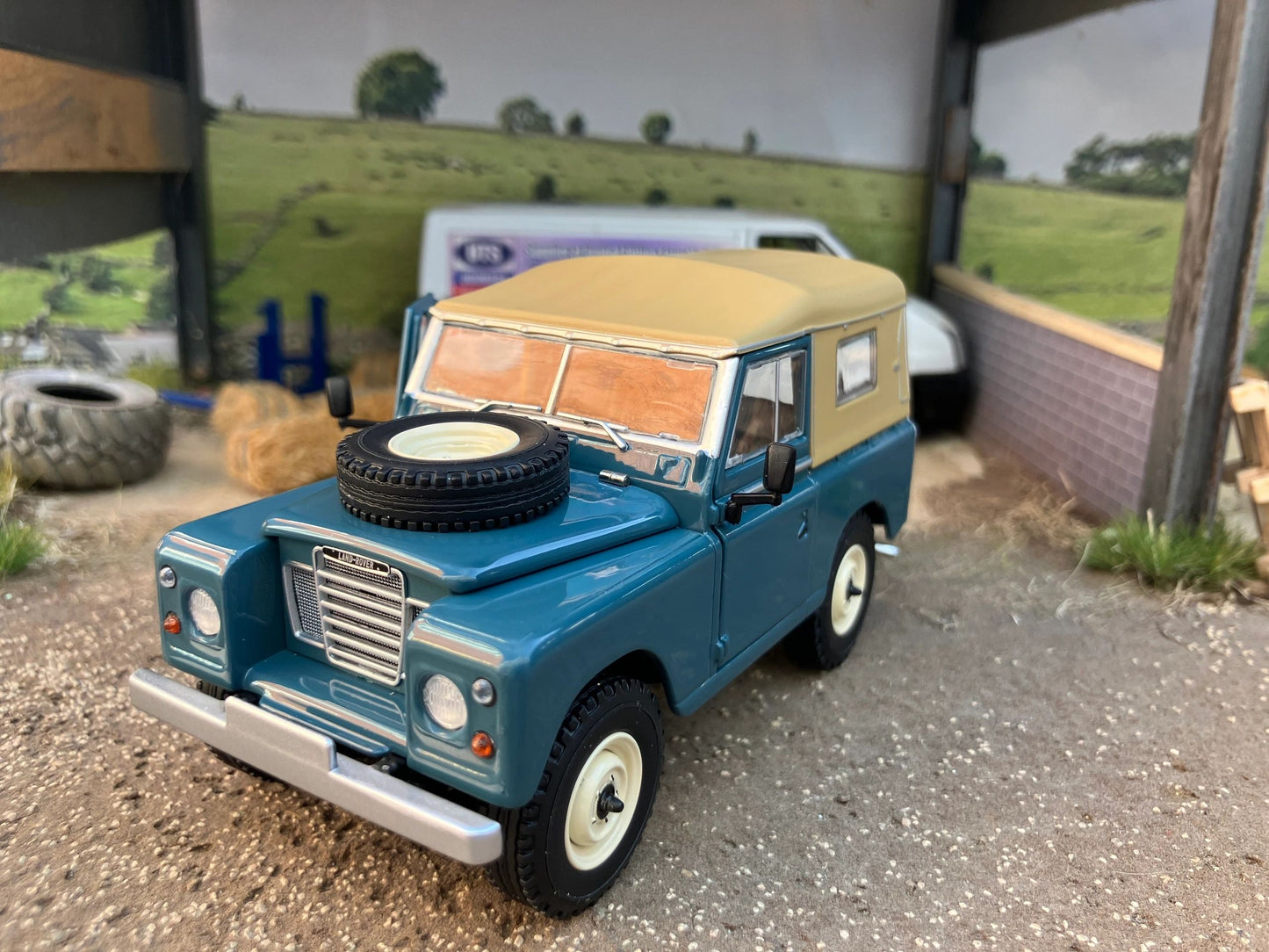 Land Rover Series 3 88 Soft top marine Blue Marge Models 1:32 scale new boxed MM2420-01 Image 2