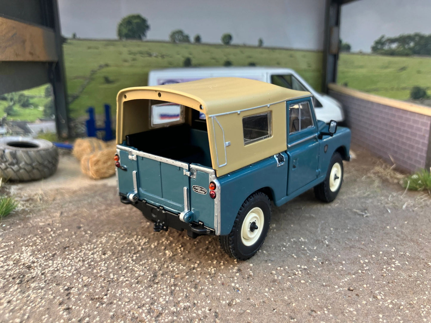 Land Rover Series 3 88 Soft top marine Blue Marge Models 1:32 scale new boxed MM2420-01 Image 8