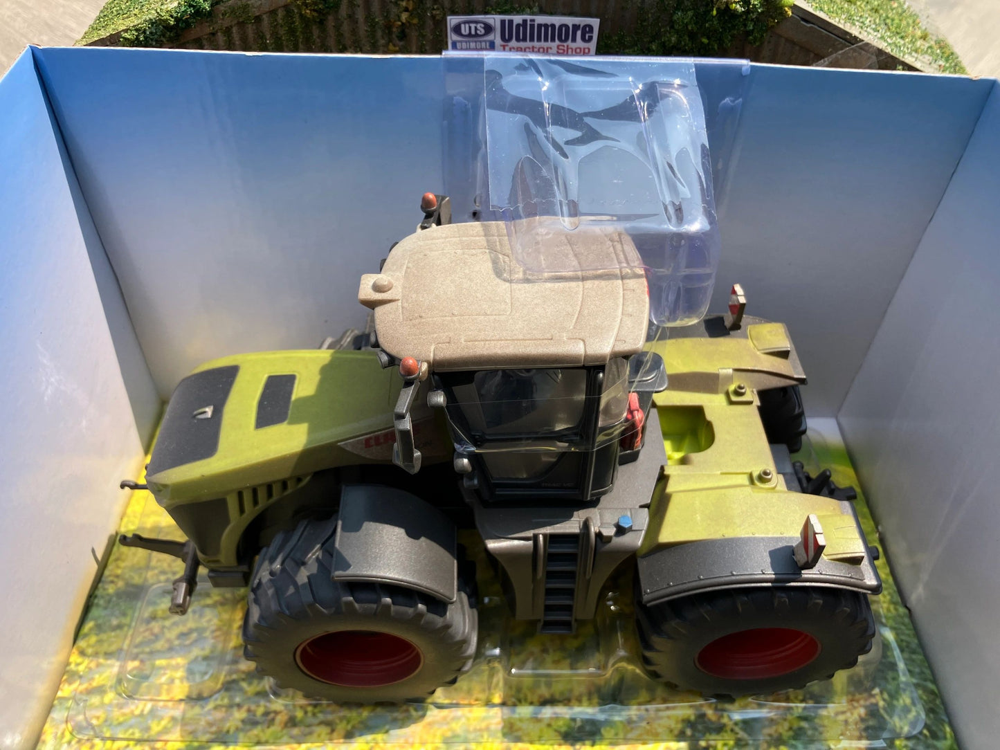 Lightly weathered Britains Claas Xerion 5000 tractor conversion 1:32 scale BOXED 43246 Image 3
