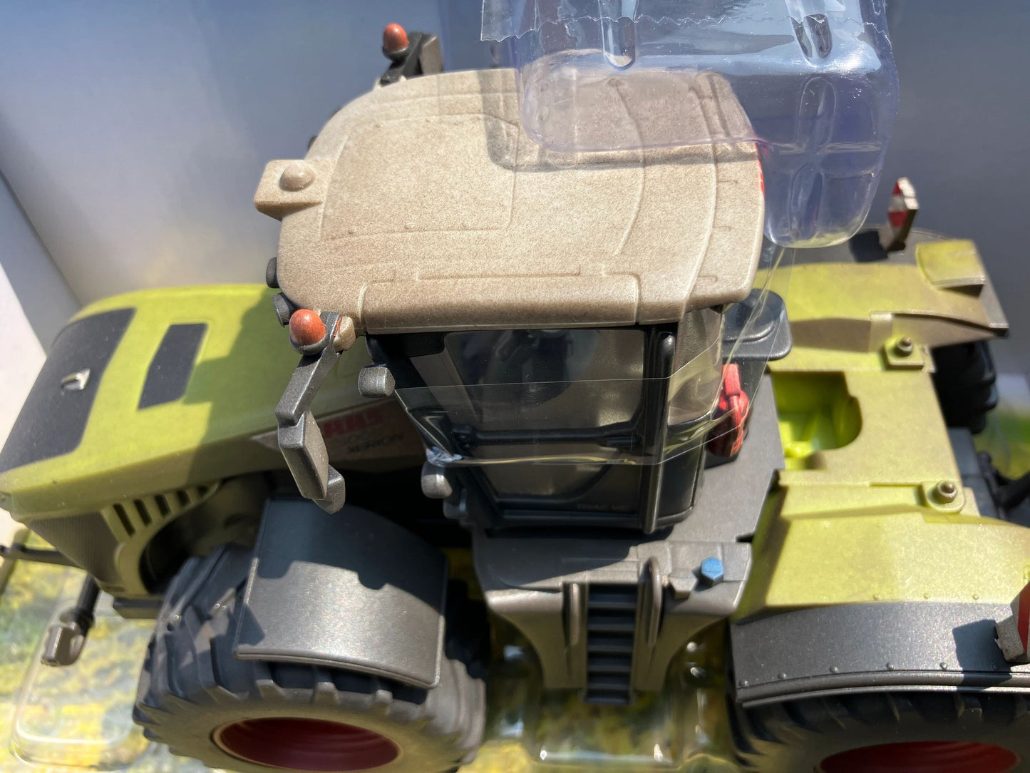 Lightly weathered Britains Claas Xerion 5000 tractor conversion 1:32 scale BOXED 43246 Image 4