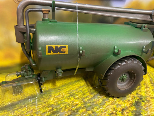 Lightly weathered Britains Green NC Slurry Tanker Roadside conversion 1:32 scale New BOXED 43253 Image 2