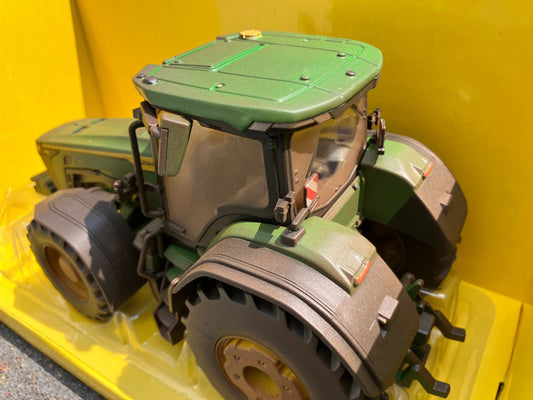 Lightly weathered Britains John Deere 8R 370 tractor conversion 1:32 scale BOXED 43289 Image 2