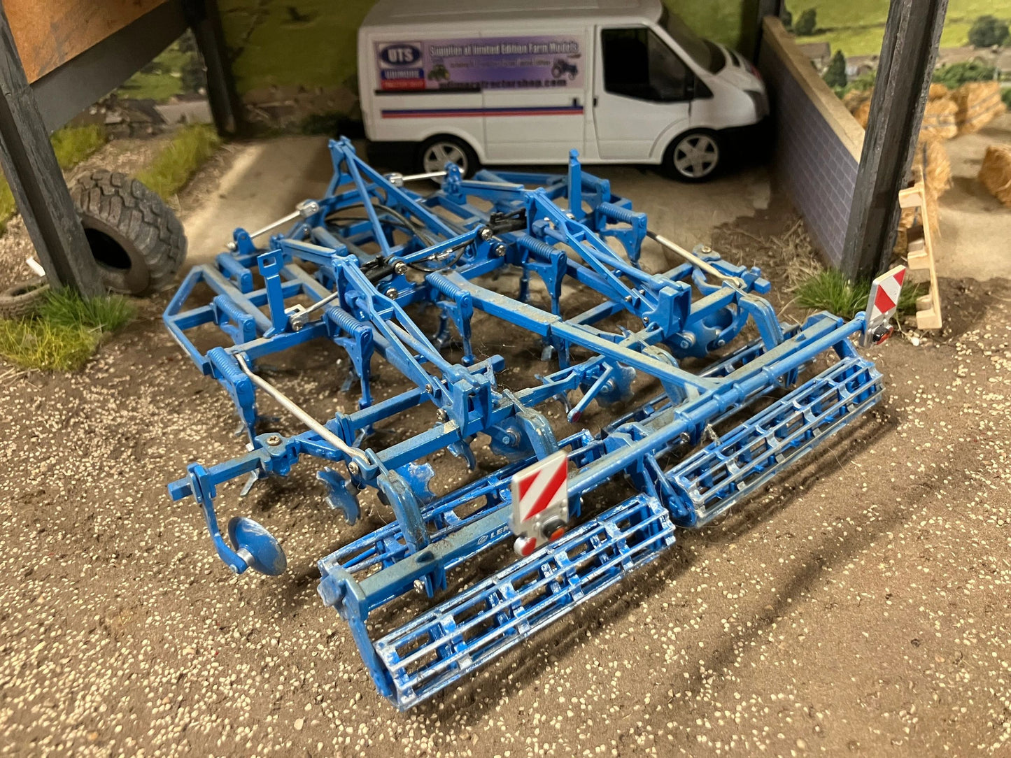 Lightly weathered Universal Hobbies Lemken karat Cultivator conversion 1:32 scale New BOXED Image 3