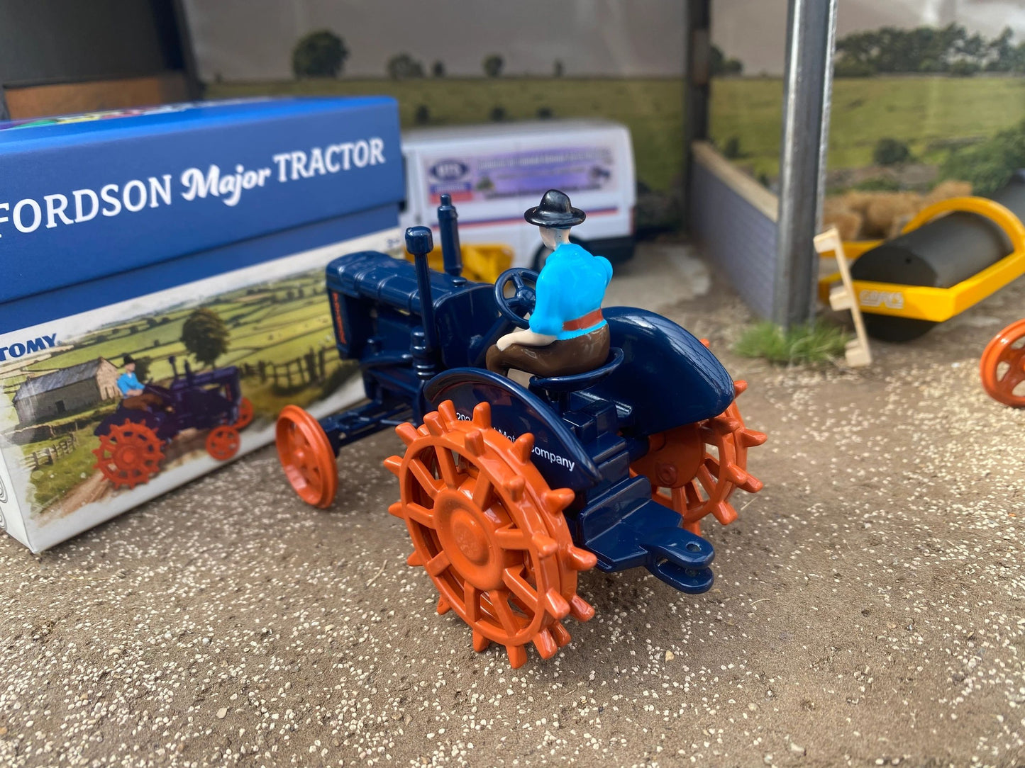Limited Edition 43378 Britains Fordson Major E27 with Steel spud wheels tractor 1:32 scale New BOXED Image 6