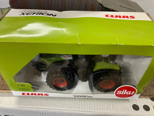 Limited Edition Claas Xerion 5000 Tractor 1:32 scale DEALER BOX Siku Image 2
