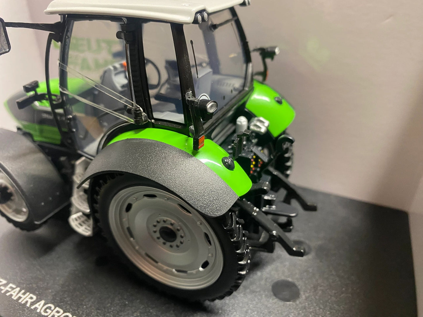 Limited Edition Deutz Fahr 420 TTV Agrotron with narrow row crop wheels Tractor Universal Hobbies UH6697 Boxed Image 3
