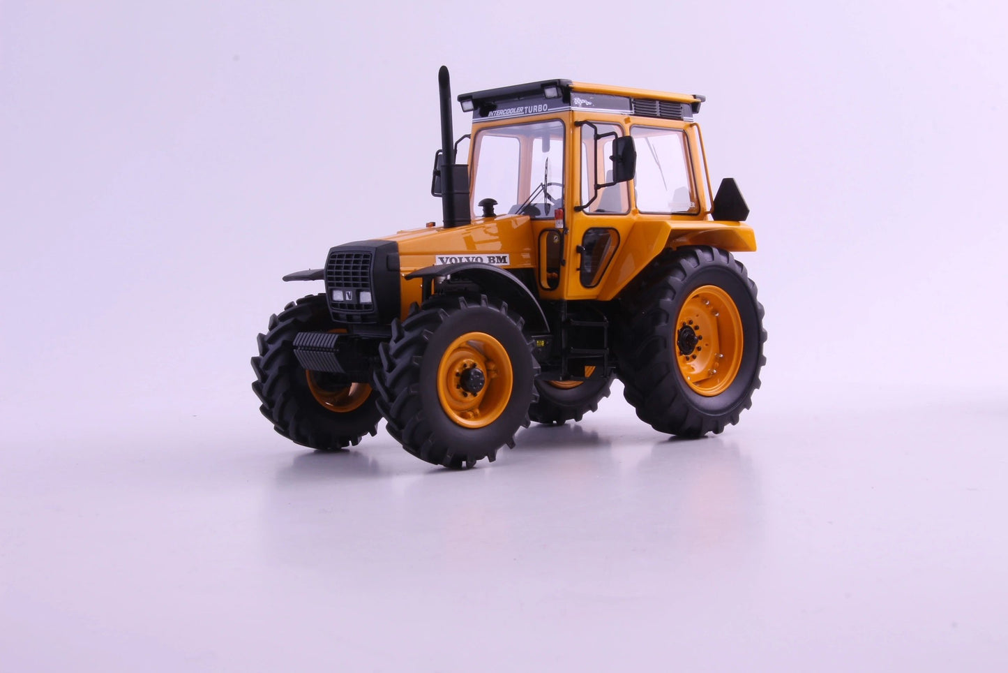 Limited Edition Industrial Valmet BM 2105 Tractor 1:32 scale Boxed Autocult Image 4