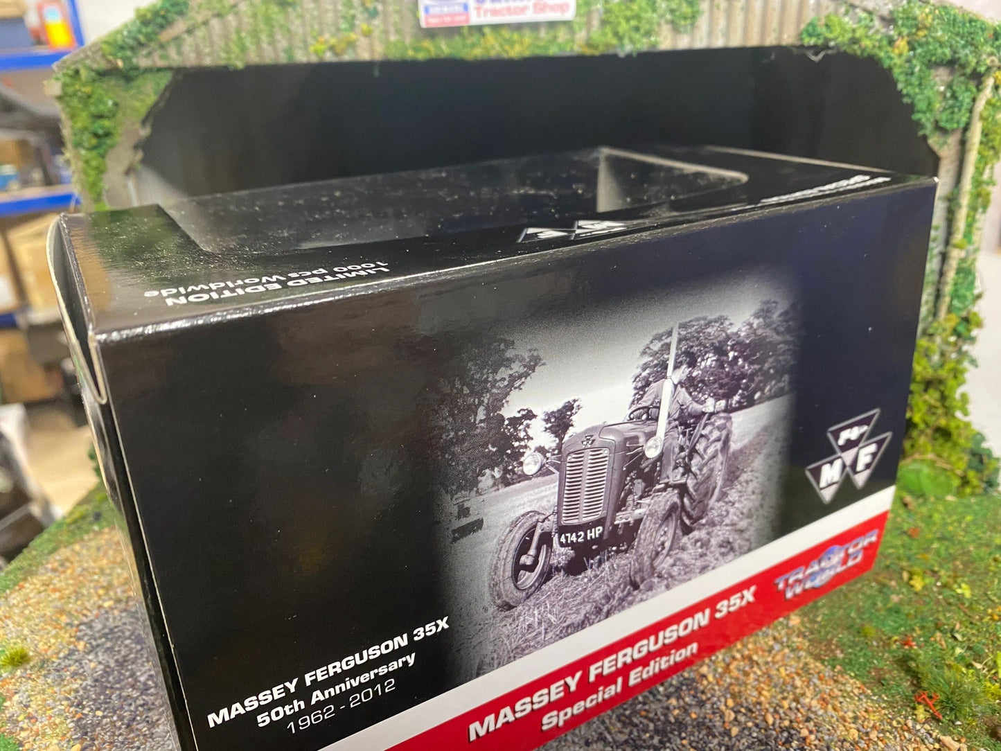 Limited Edition Massey Ferguson 35x Chrome 1:32 scale Universal Hobbies UH4114 Tractorworld 2012 show model Image 8