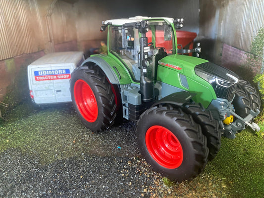 Limited Edition Prestige Wiking Fendt 726 tractor with row crop duals 1:32 scale Boxed Image 2