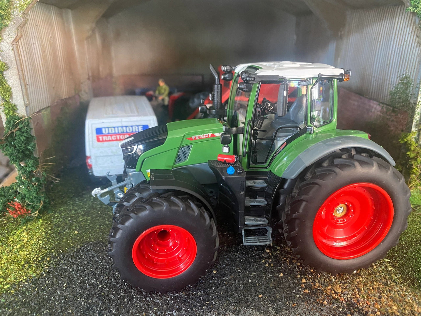 Limited Edition Prestige Wiking Fendt 726 tractor with row crop duals 1:32 scale Boxed Image 3