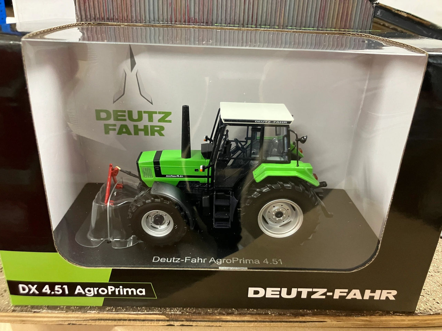 Limited Edition Universal Hobbies Deutz Fahr Agroprima 4.51 Tractor BOXED 1:32 scale UH6776 Image 7