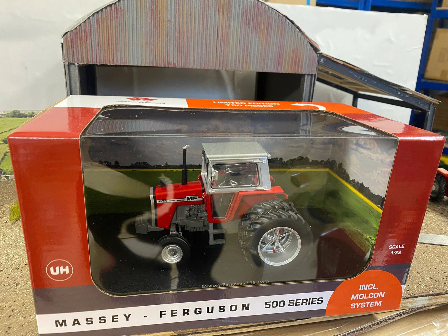 Limited Edition Universal Hobbies Massey Ferguson 575 2wd Tractor red silver cab rear Molcon duals BOXED 1:32 scale UH6767 Image 5