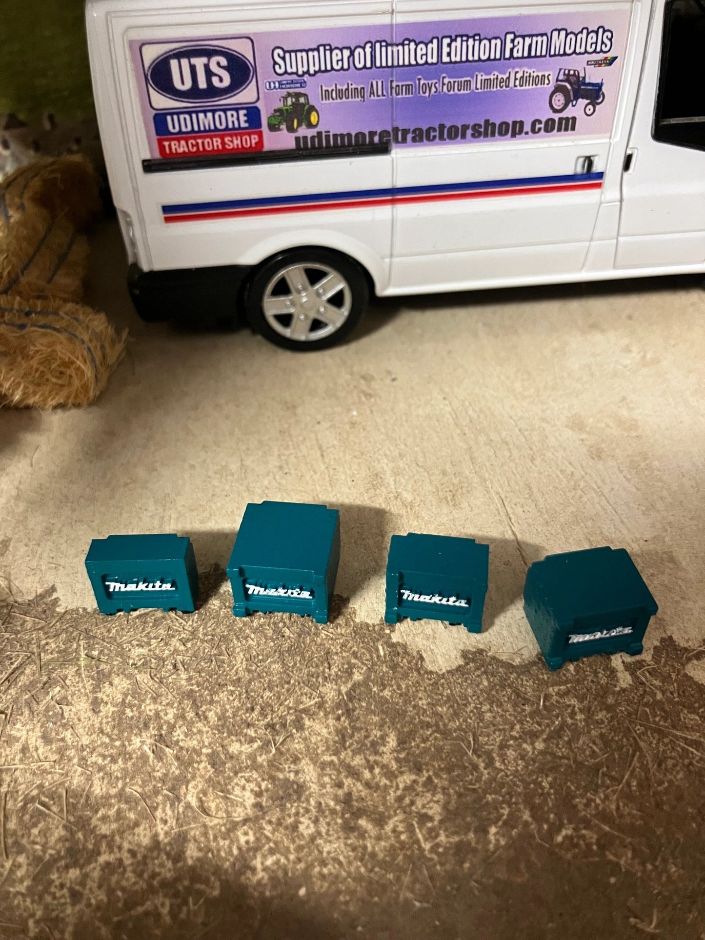 Makita box set of 4 1:32 scale Image 4