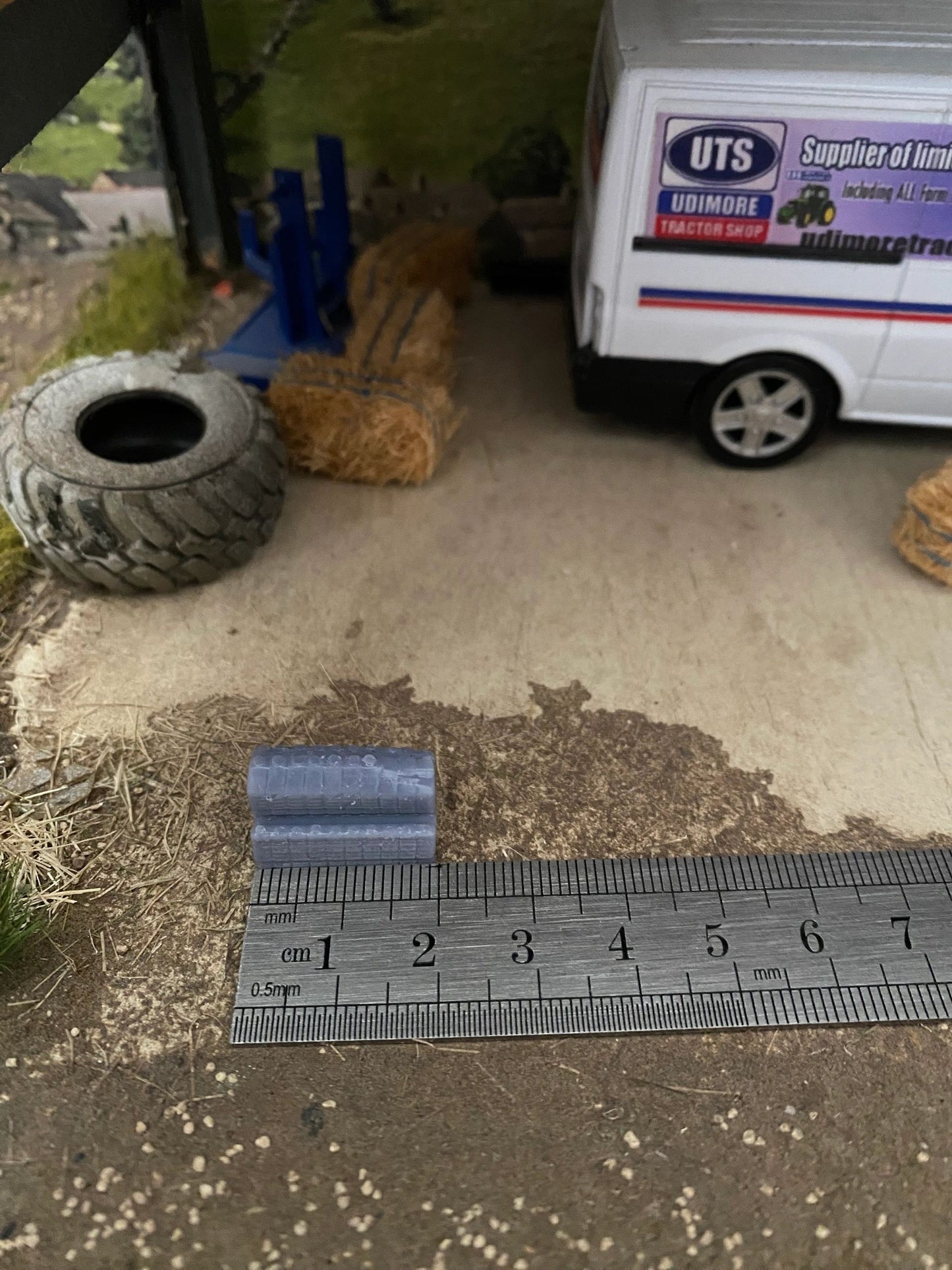 Massey Ferguson 100 series Tractor front weight 1:32 scale Image 5