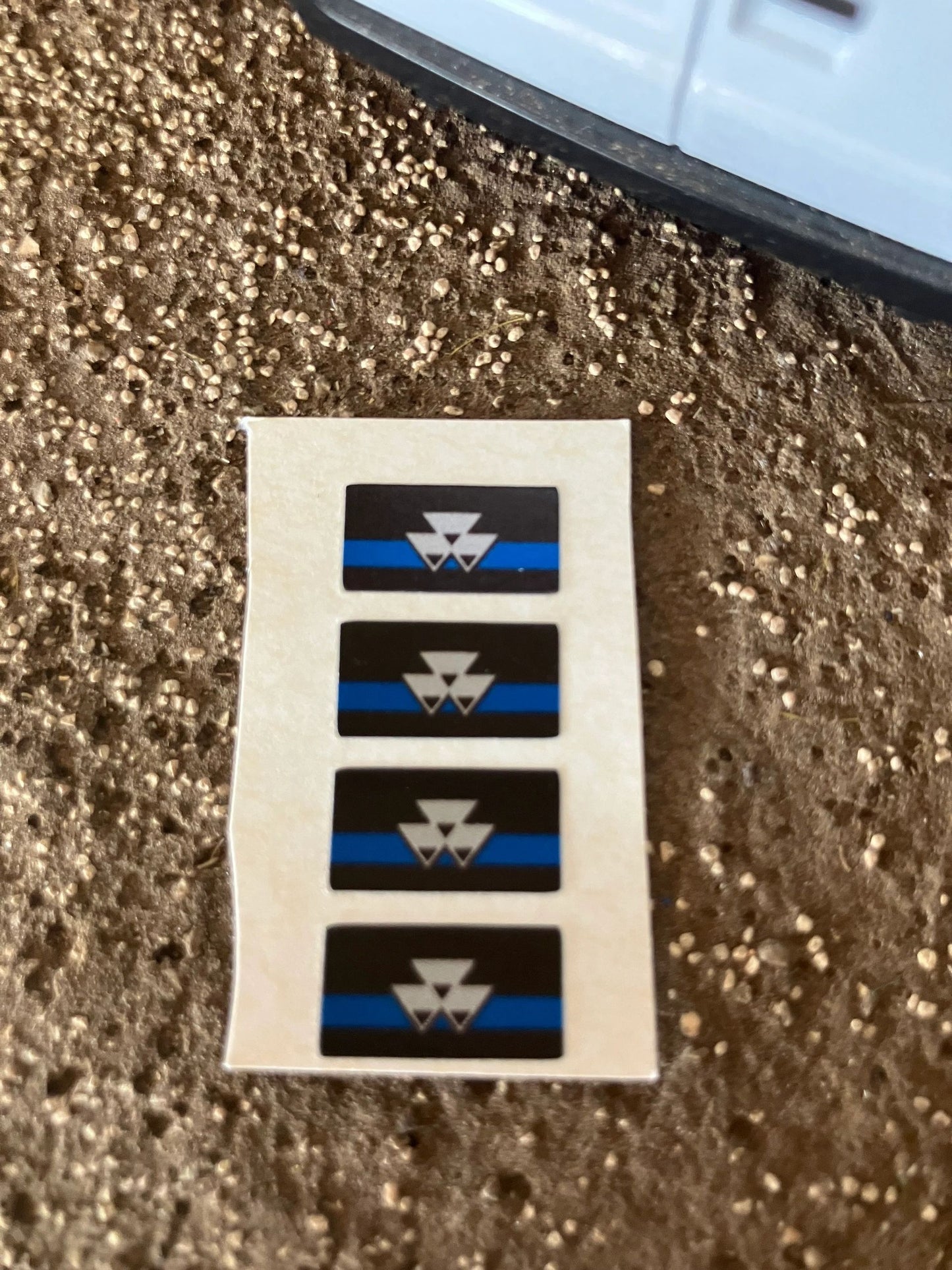 Massey Ferguson 135 165 185 188 Tractor x 4 Blue Silver black Pre cut Professional High quality vinyl pack decals Tractor front grill bonnet farm machinery decals 1:32 scale Image 6