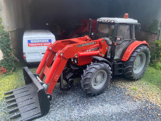 Massey Ferguson Tractor with 894 Front Loader 1:32 scale boxed Siku 3653 Image 2