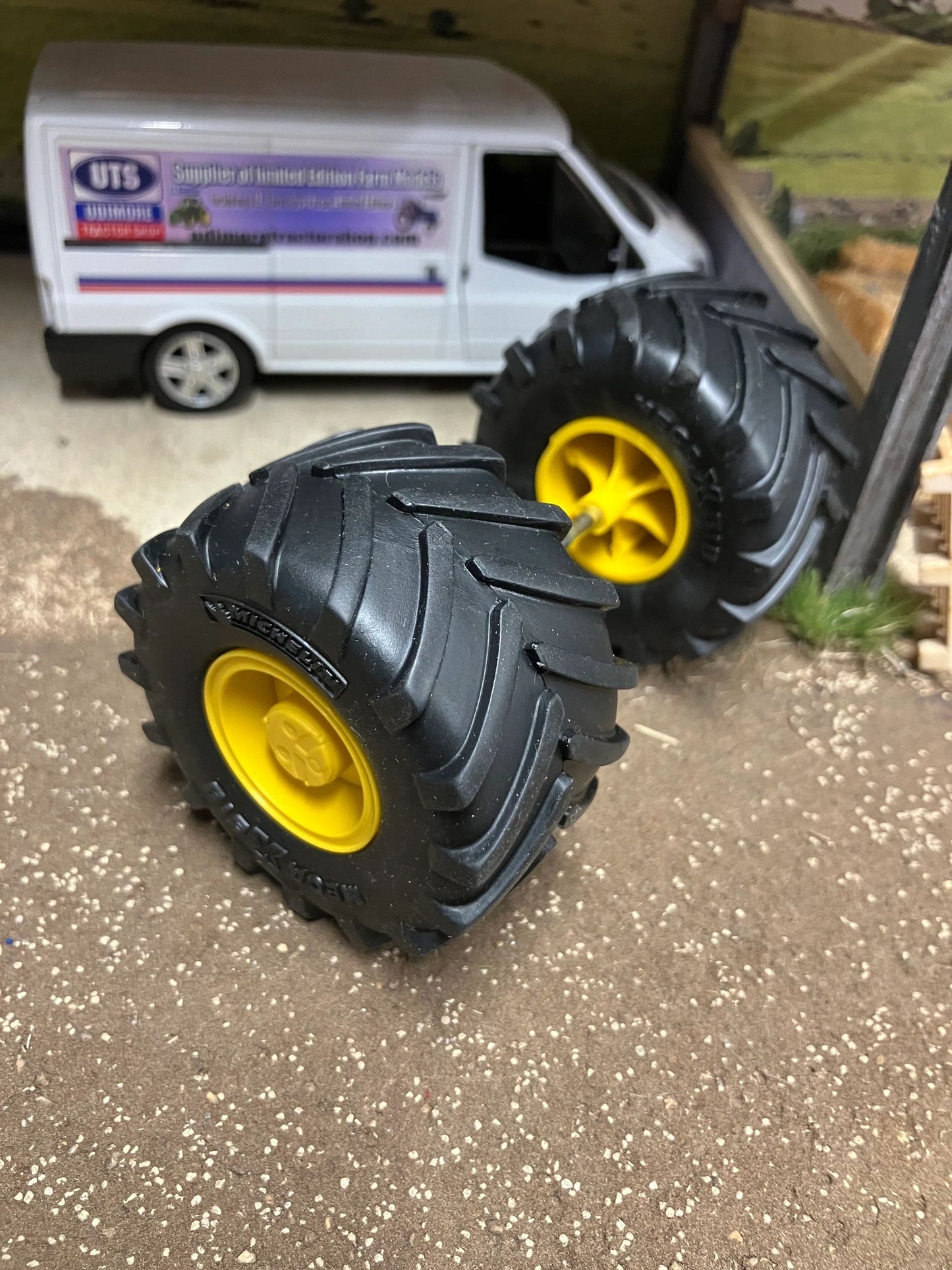 Michelin 1050 Mega X bib floatation wheel set 1:32 scale 58mm x 33mm Image 3