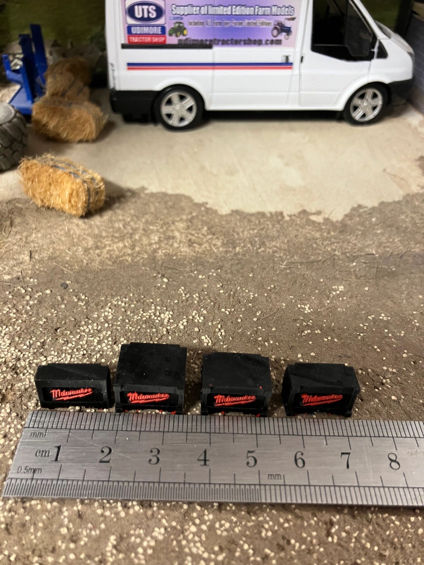 Milwaukee box set of 4 1:32 scale Image 3