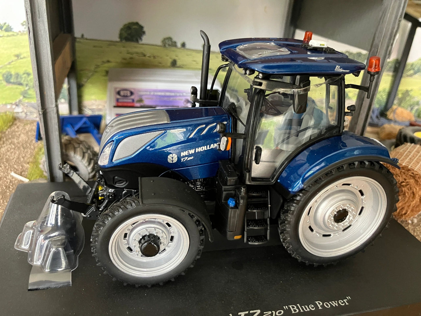 New Holland T7.210 Bluepower Tractor Conversion Row crops narrow wheels Front linkage 1:32 scale Image 3