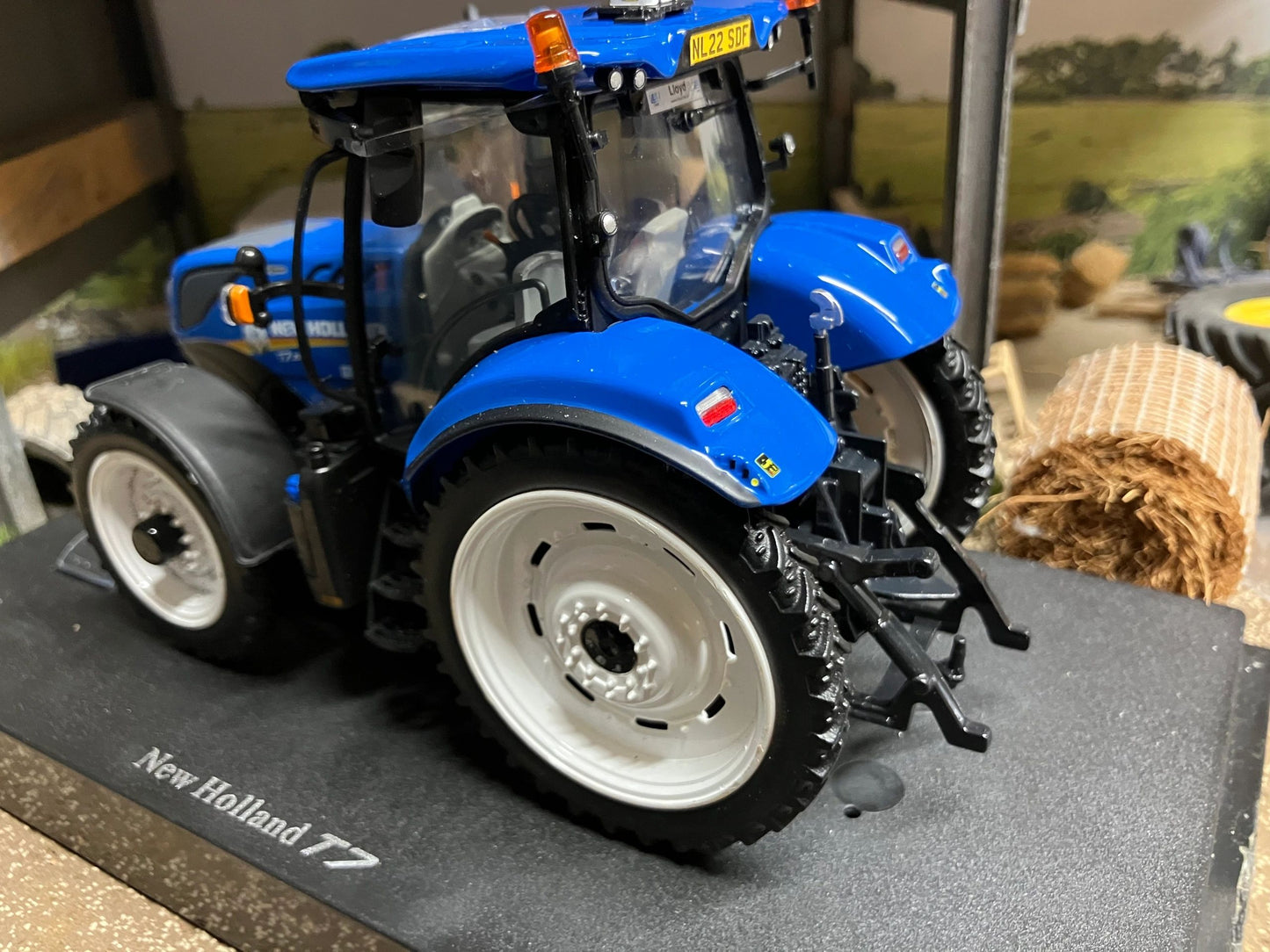 New Holland T7.225 Tractor Conversion Row crops narrow wheels 1:32 scale Image 4