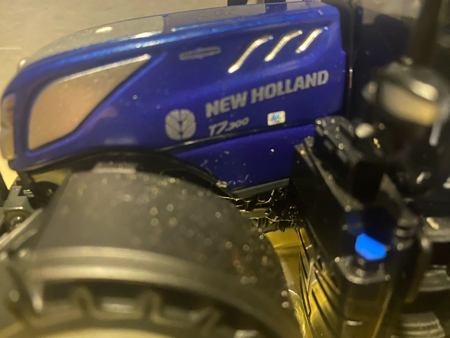 New Holland T7.300 Blue Power Tractor Conversion 1:32 scale Image 3