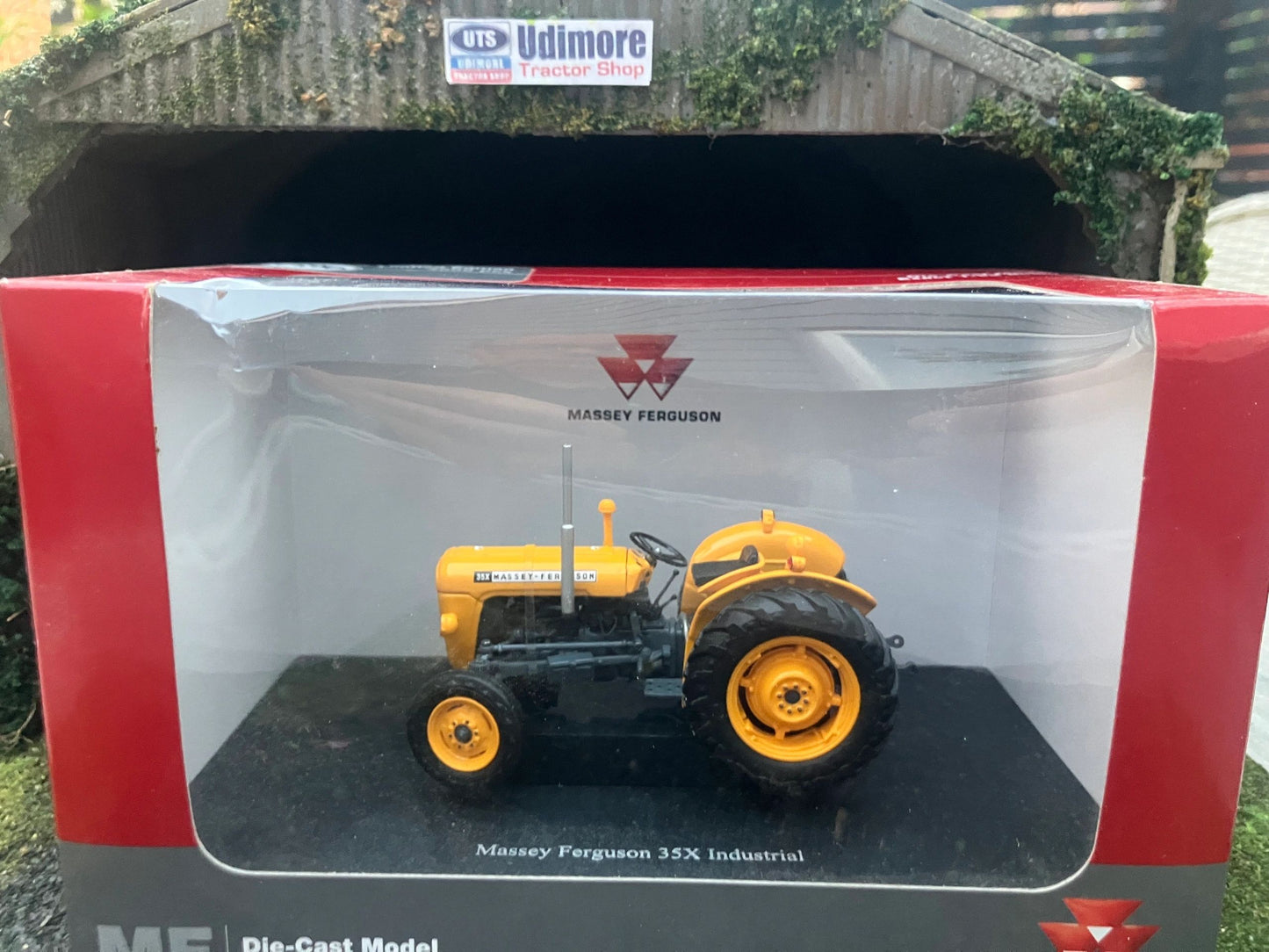 Obsolete Universal Hobbies Industrial Massey Ferguson 35x Tractor 1:32 Dealer Box Image 6