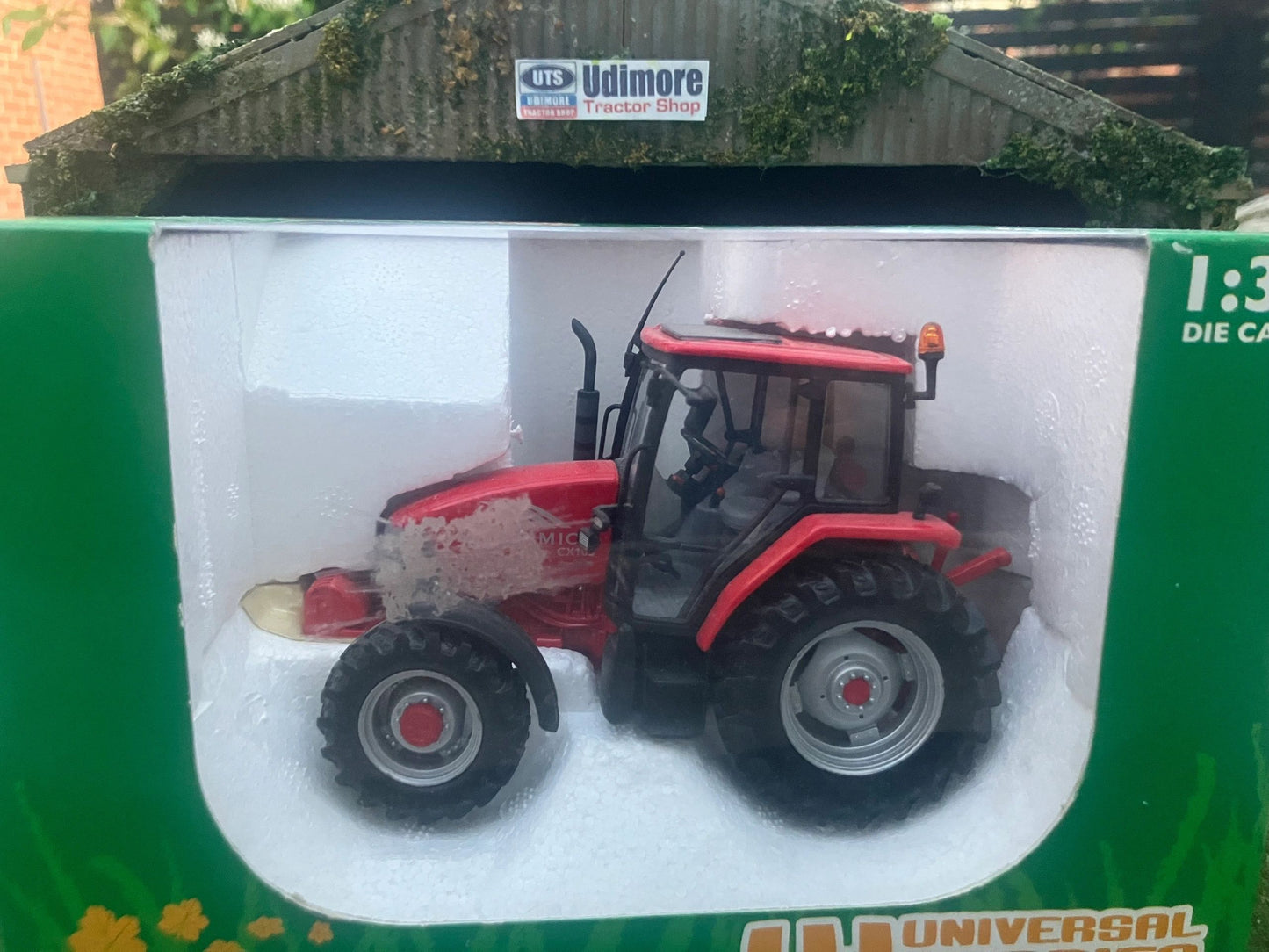 Obsolete Universal Hobbies McCormick CX105 Tractor 1:32 Dealer Box Image 6