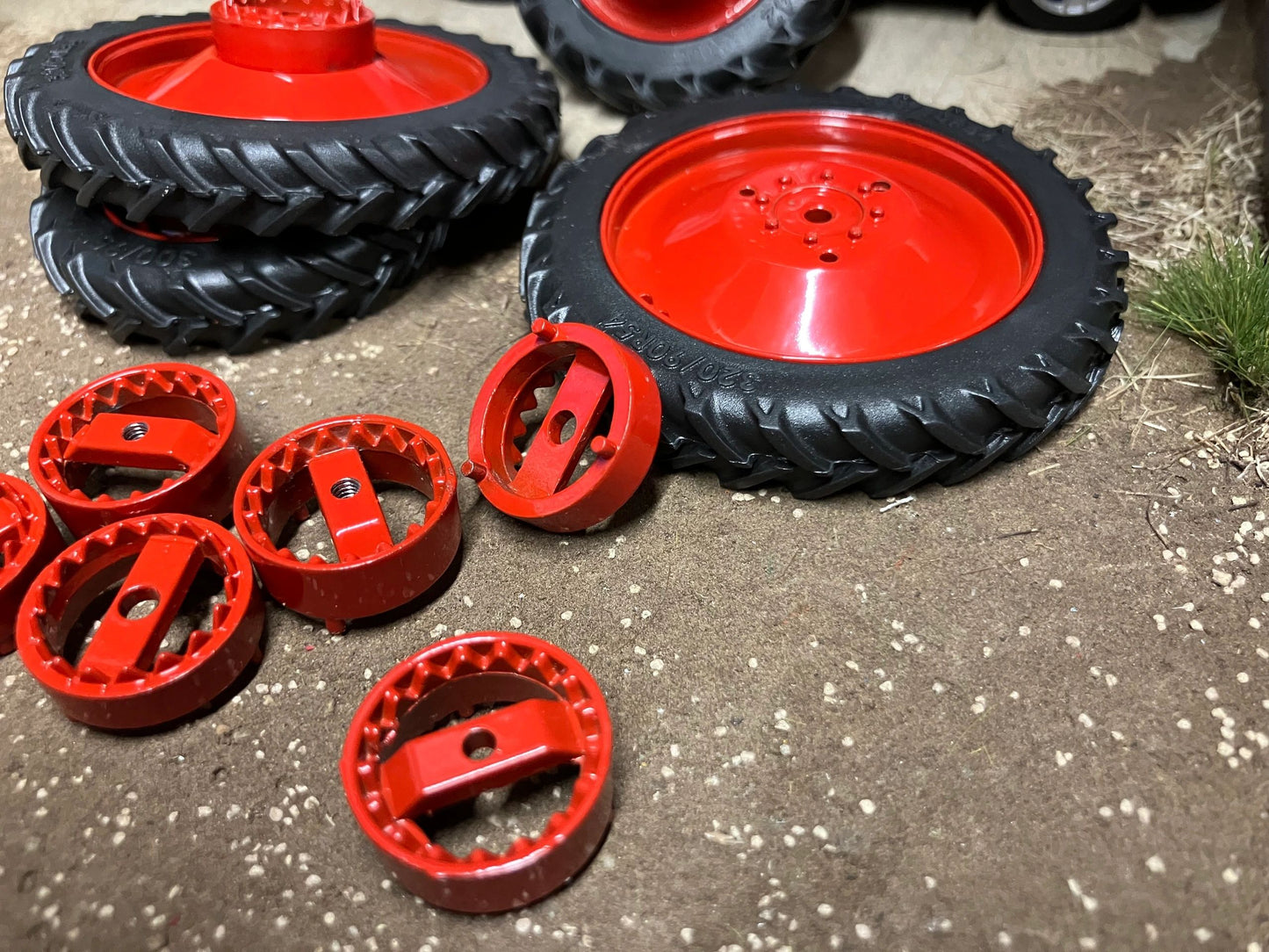 RED Row Crop 20pc Tractor wheel set 1:32 scale 63mm x 10mm , 49mm x 10mm duals Image 5