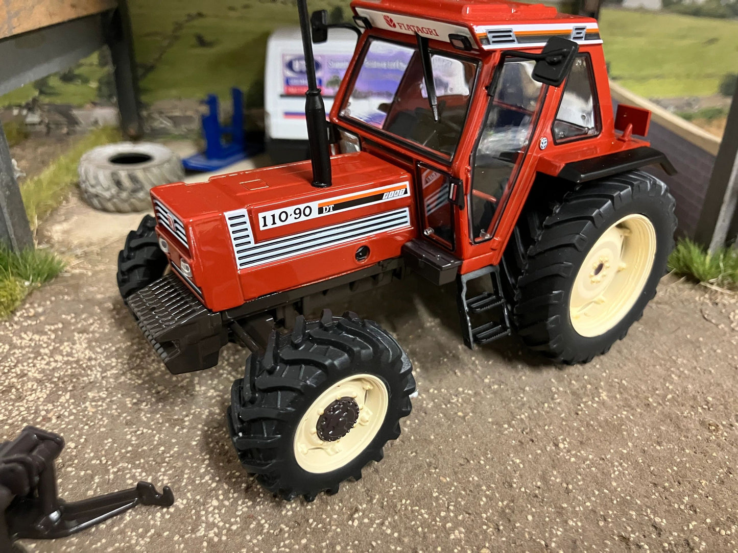 REP020 Replicagri Fiat 110-90 tractor 1:32 scale Boxed Image 4