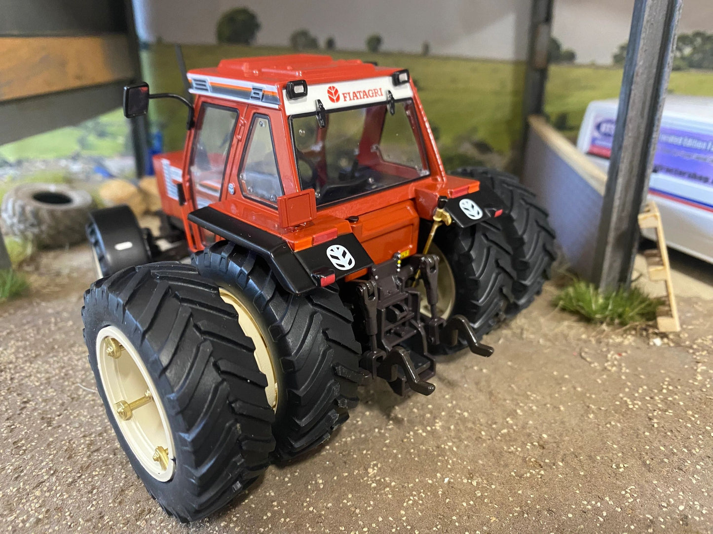 REP024 Replicagri Fiat 100-90 duals tractor 1:32 scale Boxed Image 8