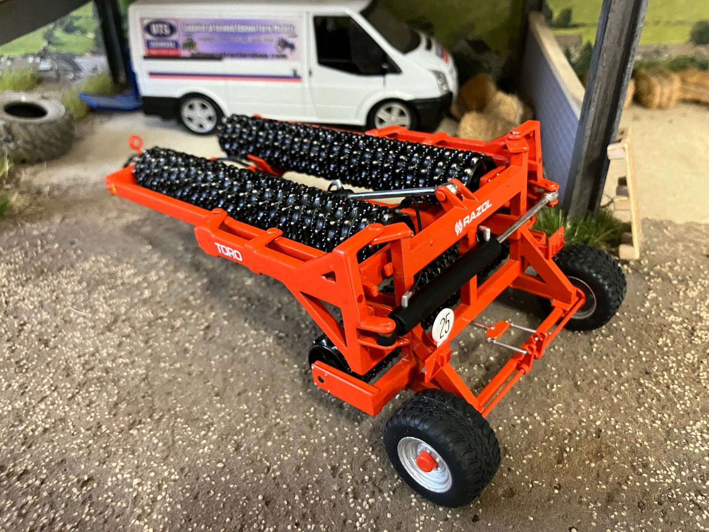 REP028 Replicagri Razol Toro Cambridge Roller 8,20m 1:32 scale Boxed Image 3