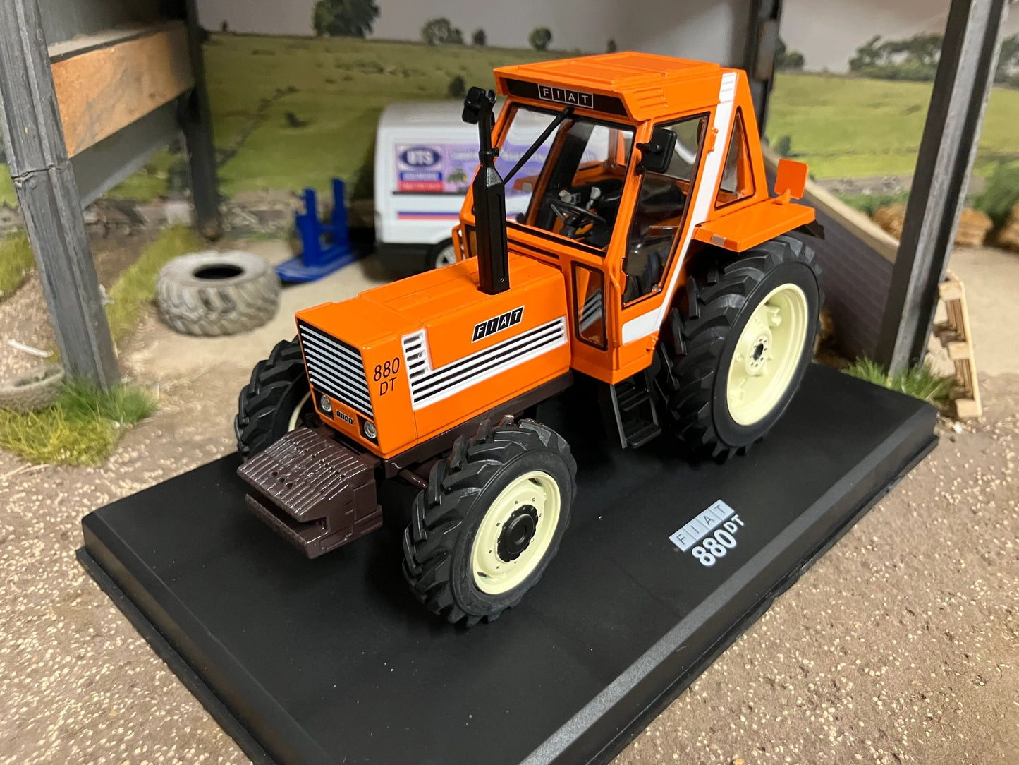 REP035 Replicagri Fiat 880 DT tractor 1:32 scale Boxed Image 2