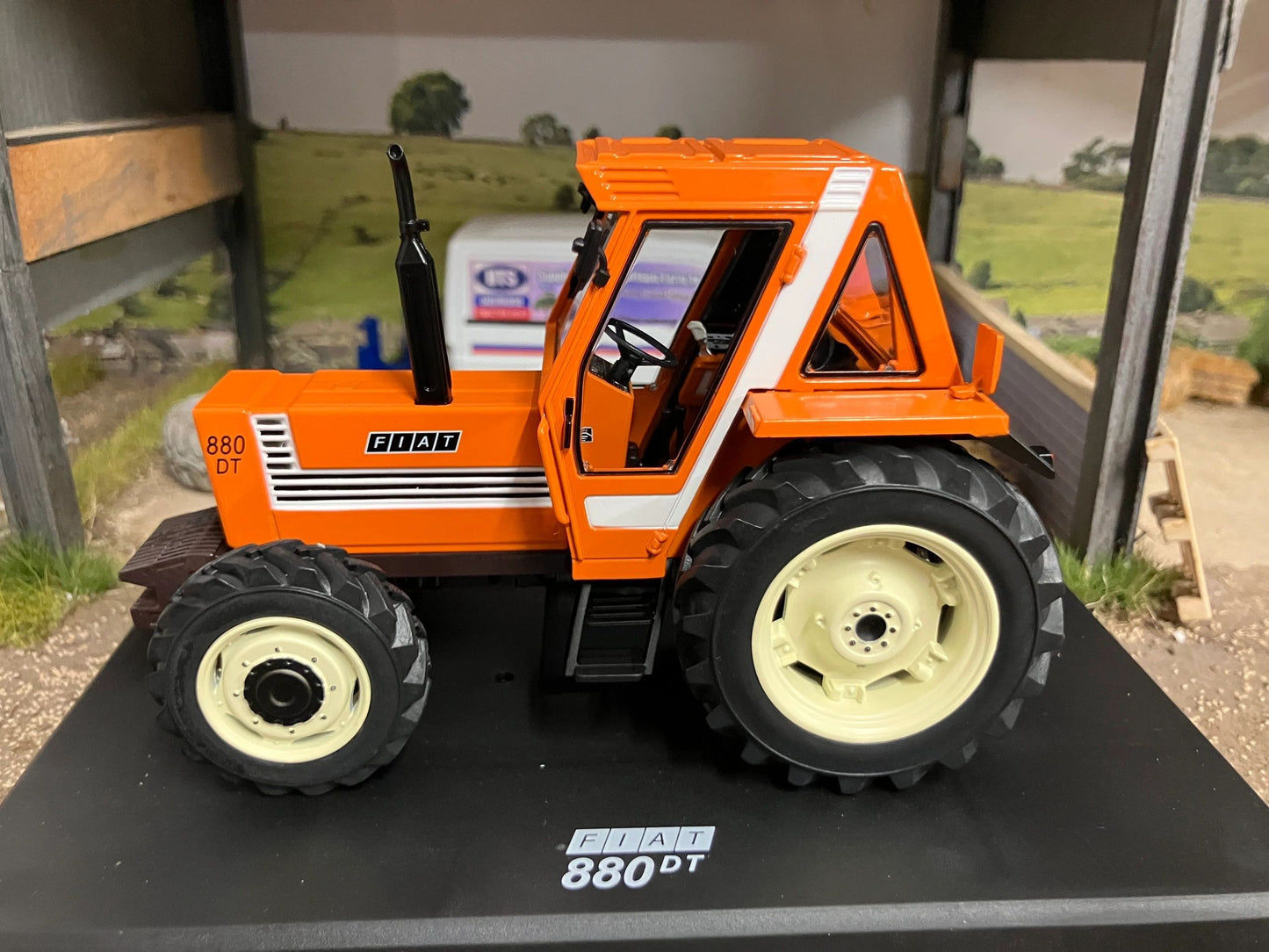 REP035 Replicagri Fiat 880 DT tractor 1:32 scale Boxed Image 5