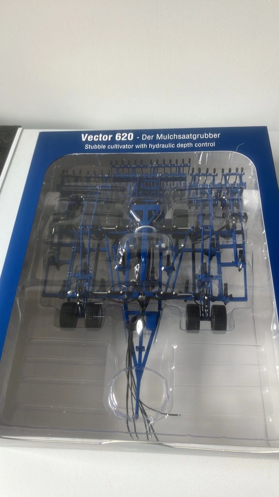 REP057 Replicagri Kockerling Vector 620 6.2m Cultivator 1:32 scale Boxed Image 5