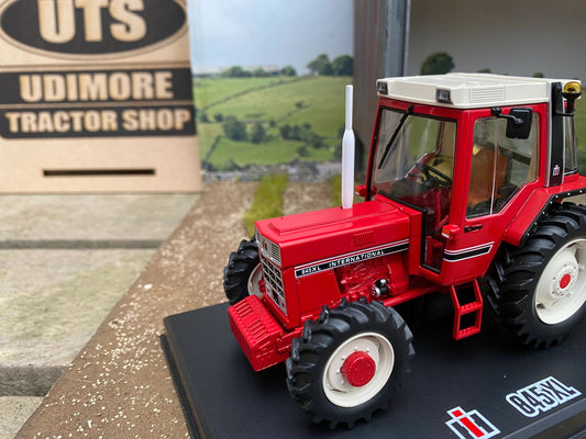 REP060 Replicagri International 845XL 4wd tractor 1:32 scale Boxed Image 2