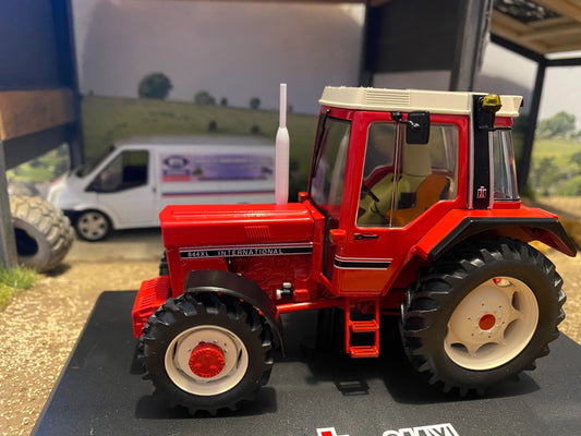 REP061 Replicagri International 844 XL 4wd tractor 1:32 scale Boxed Image 2