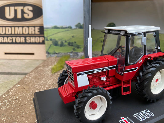 REP063 Replicagri International 1055 tractor 1:32 scale Boxed Image 2