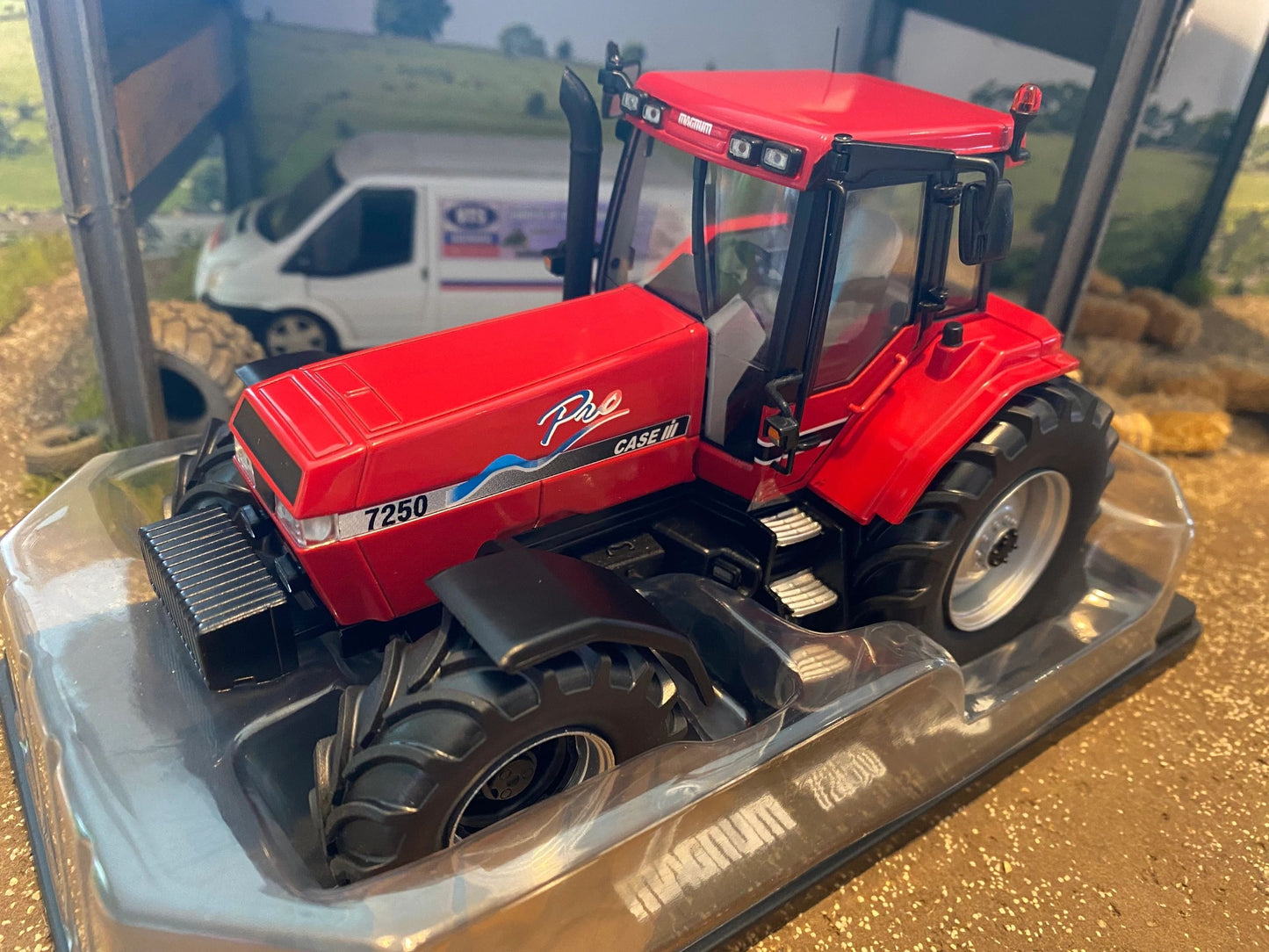 REP090 Replicagri CASE IH Magnum 7250 Pro tractor 1:32 scale Boxed Image 3