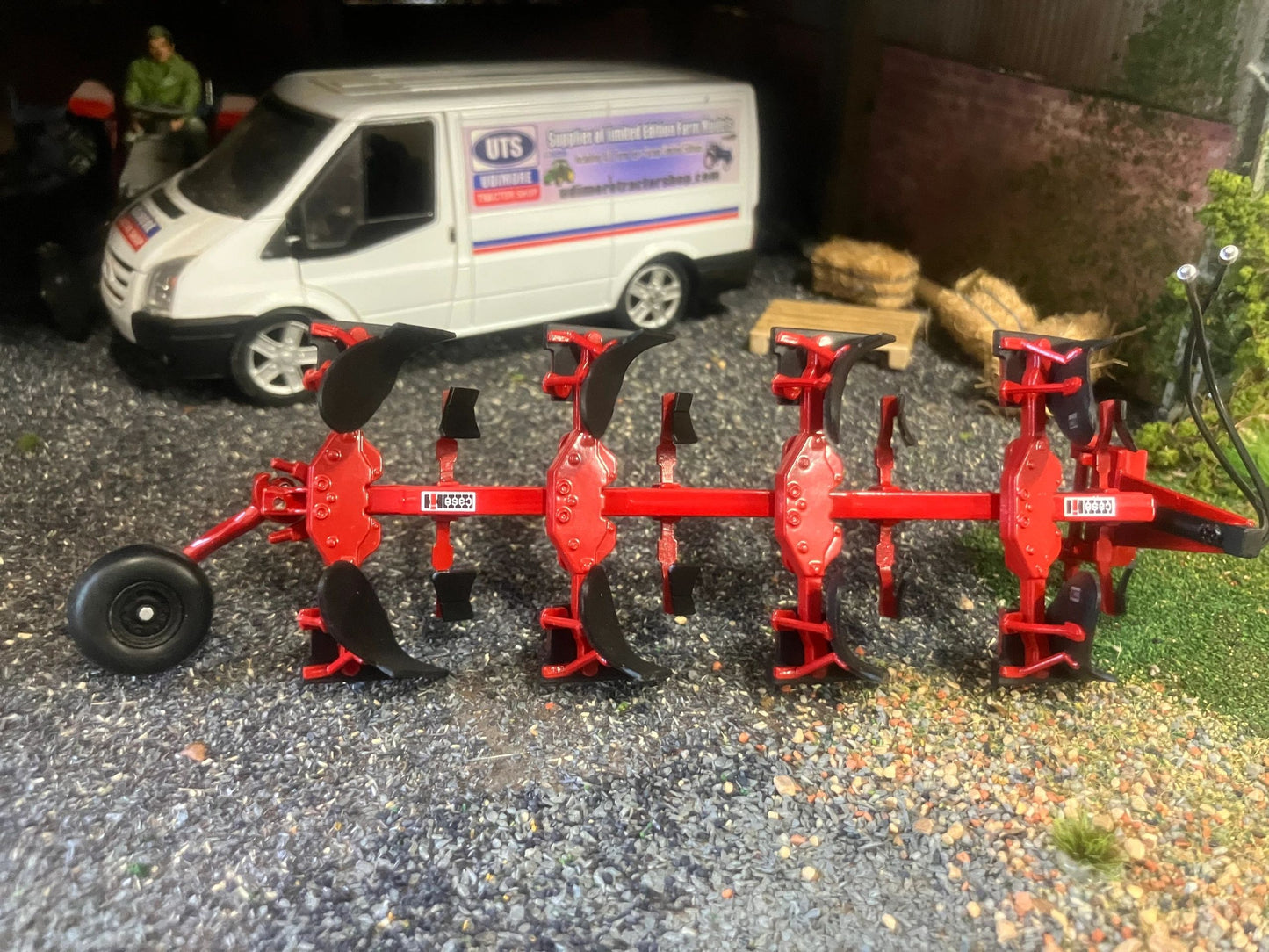 REP103 Replicagri CASE IH 155 4 Furrow Plough 1:32 scale Boxed Image 4
