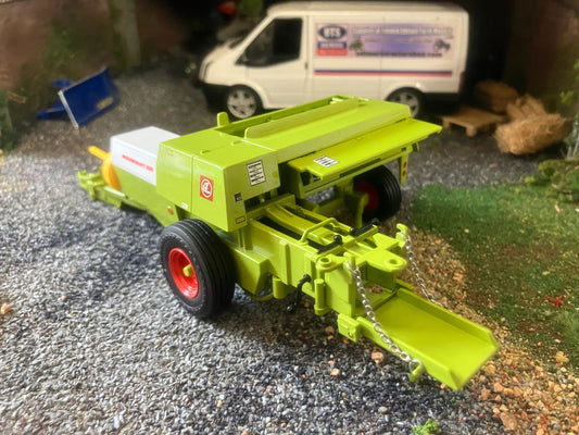 REP106 Replicagri Claas Markant Baler 1:32 scale Boxed Image 2