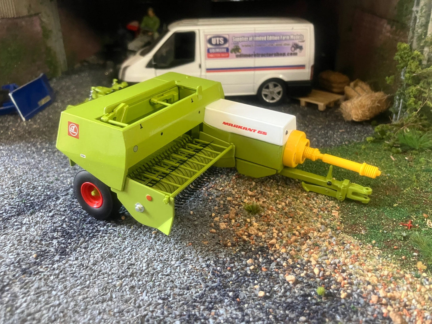 REP106 Replicagri Claas Markant Baler 1:32 scale Boxed Image 6