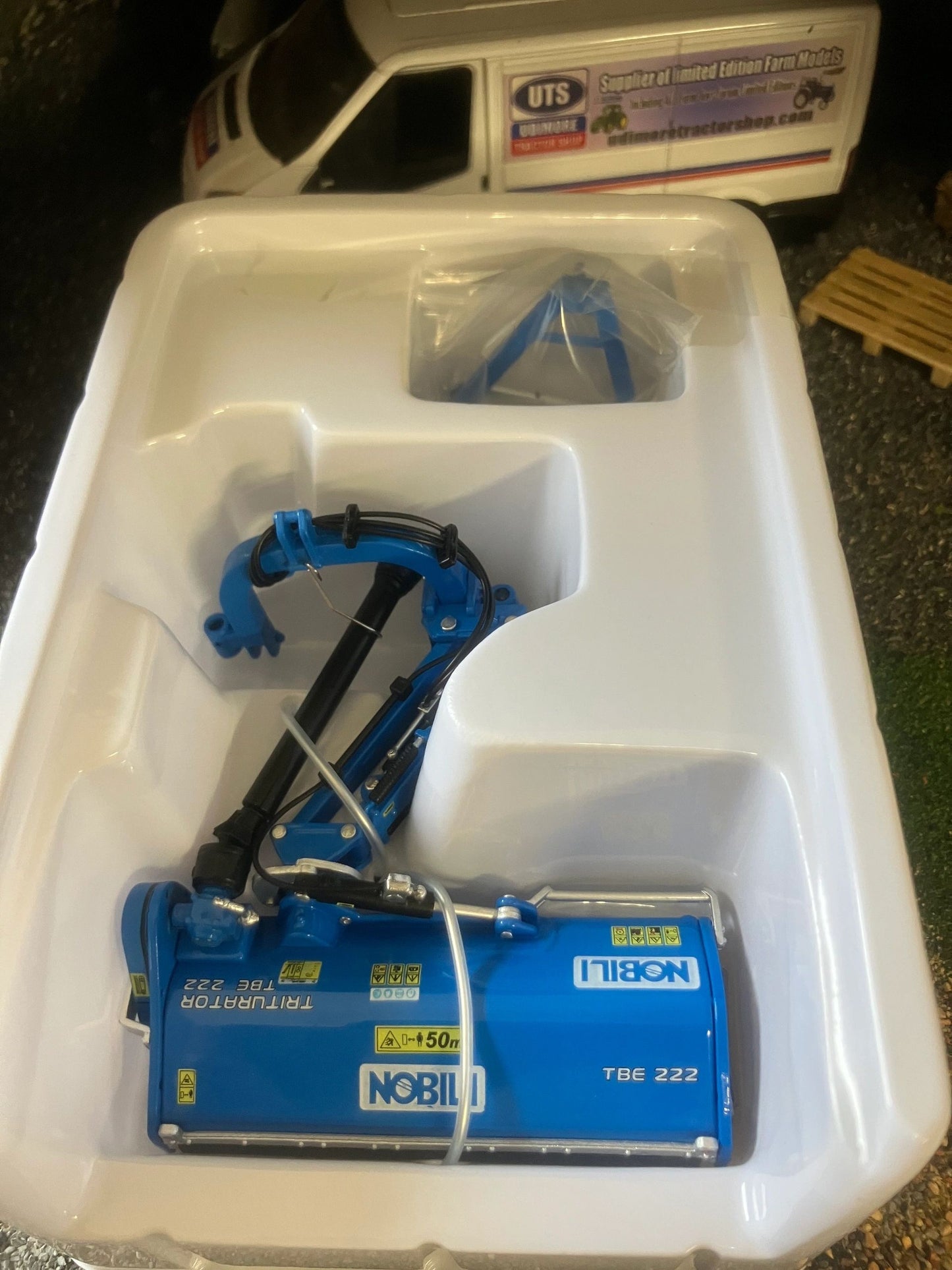 REP109 Replicagri Nobili TBE 222 Side Mower 1:32 scale Boxed Image