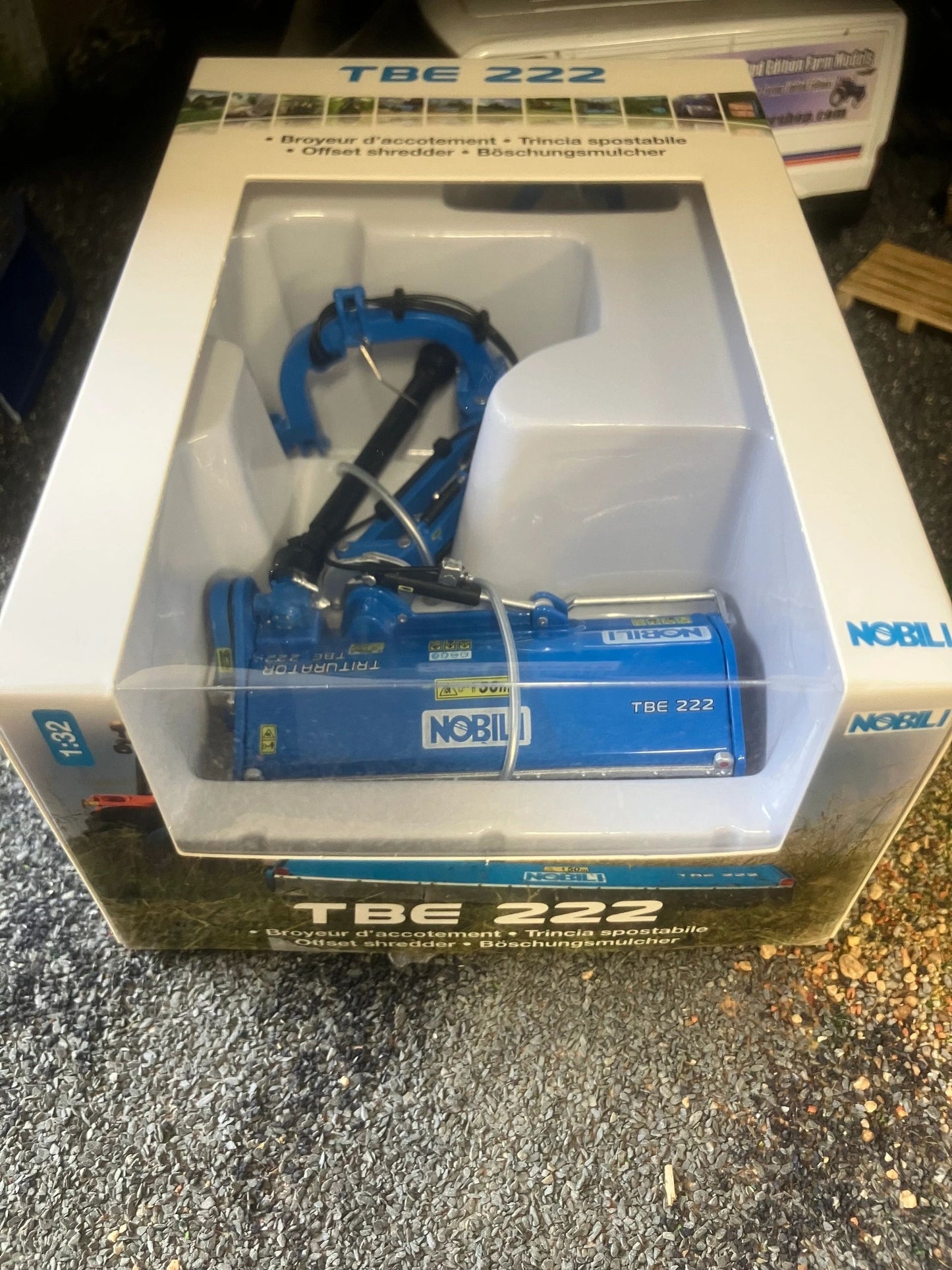 REP109 Replicagri Nobili TBE 222 Side Mower 1:32 scale Boxed Image 3