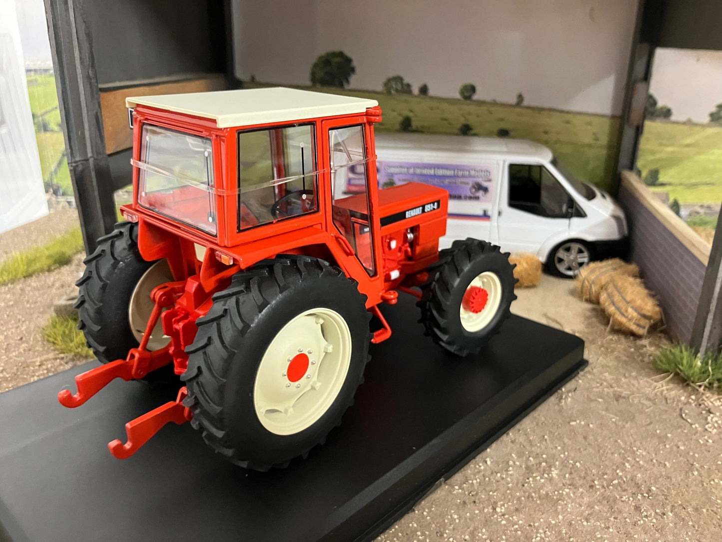 REP124 Replicagri Renault 851-4 tractor 1:32 scale Boxed Image 3