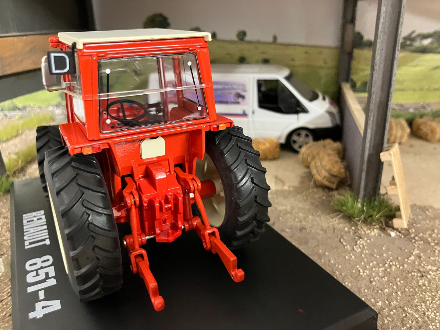 REP124 Replicagri Renault 851-4 tractor 1:32 scale Boxed Image 4