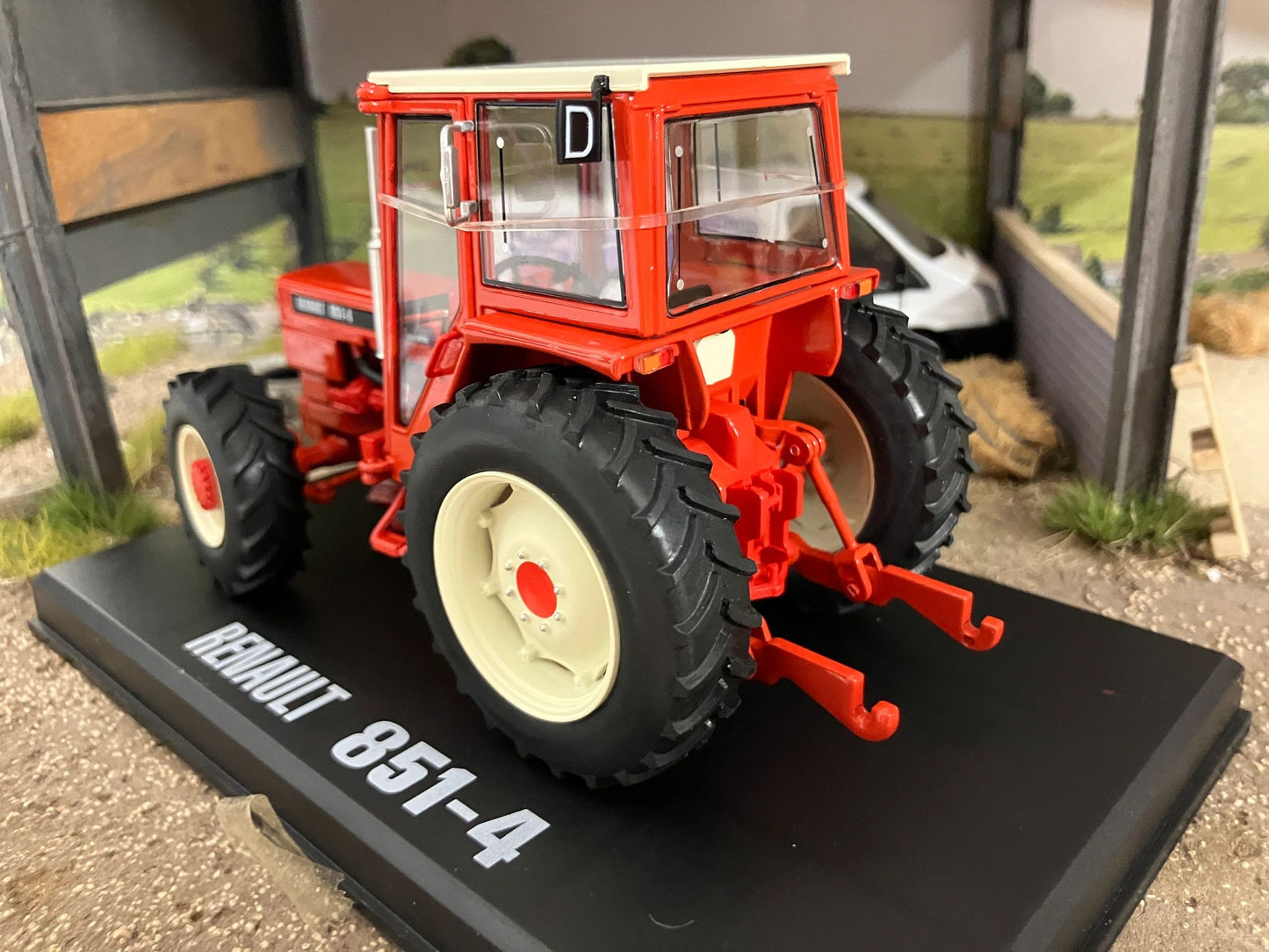 REP124 Replicagri Renault 851-4 tractor 1:32 scale Boxed Image 5