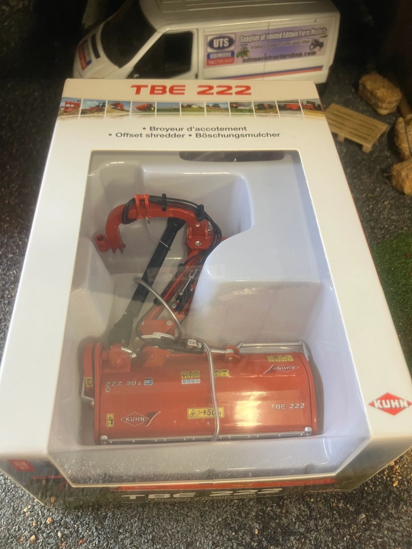 REP127 Replicagri Kuhn TBE 222 Side Mower 1:32 scale Boxed Image 4