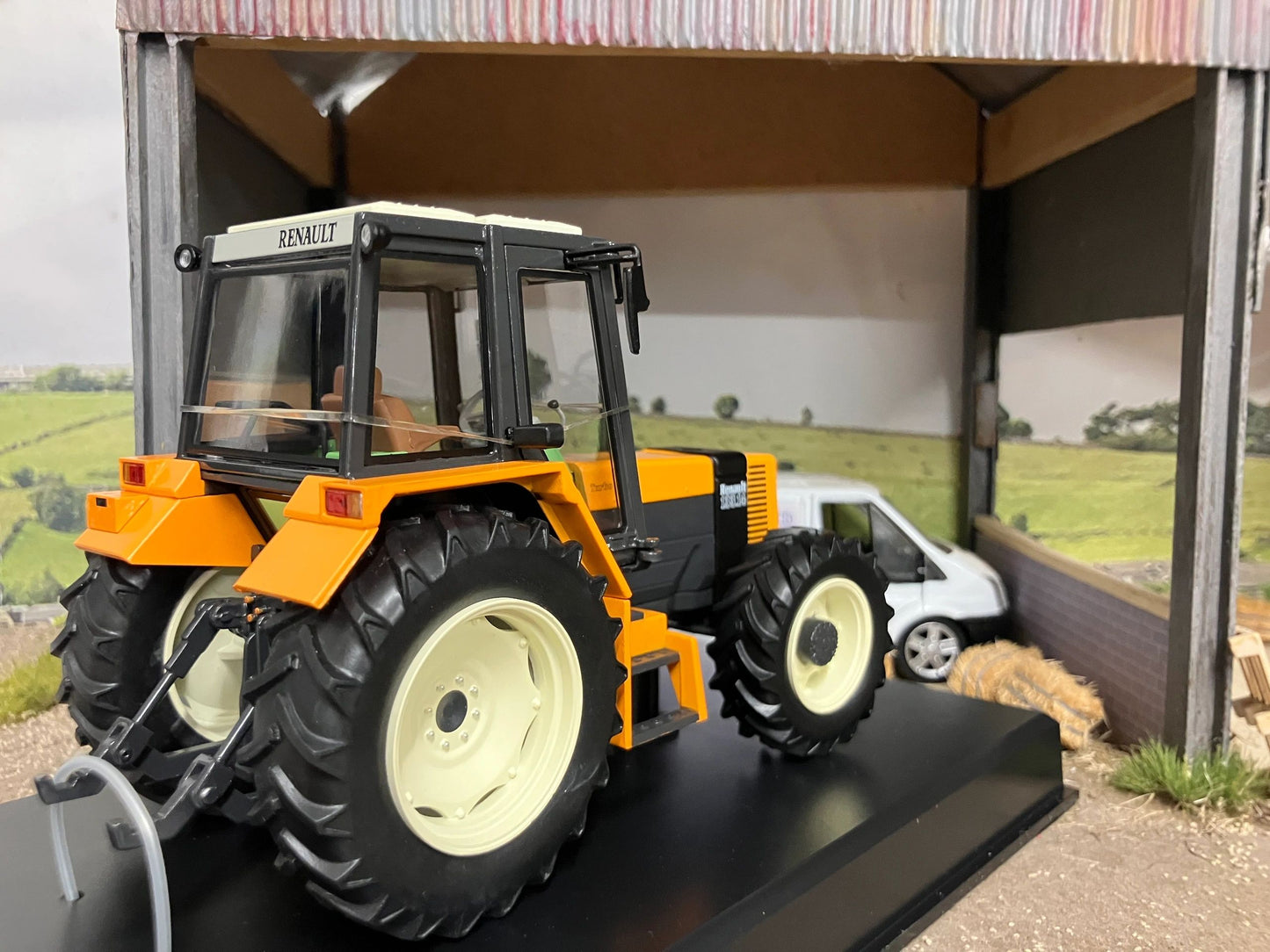 REP149 Replicagri Renault 133-14 TX Tractor Boxed 1:32 scale IN STOCK Image 3